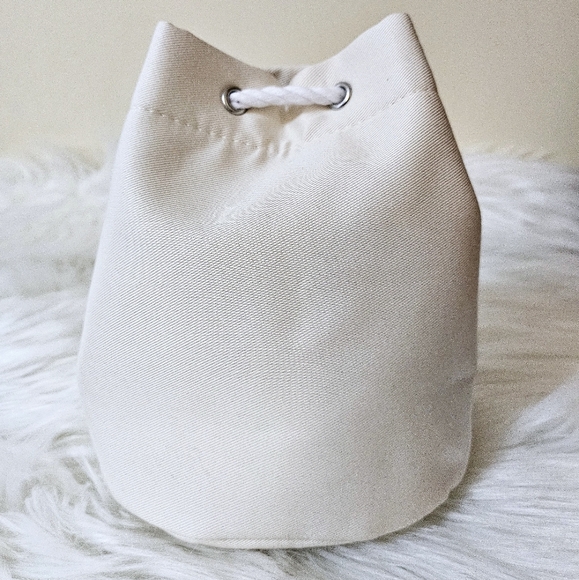 🤍 Dior Pouch 🤍 - Picture 2 of 6